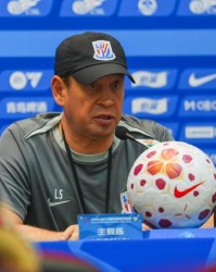 斯卢茨基：本场比赛很艰难，在把握机会方面我们做得非常好